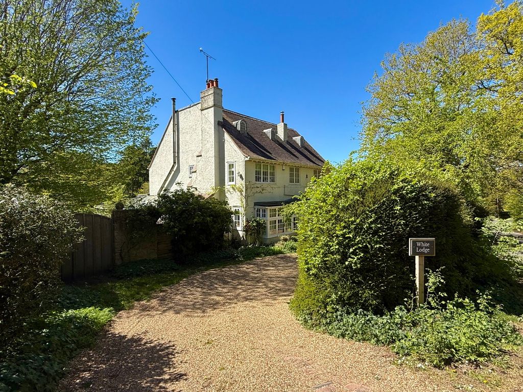 Property photo 2 of 47