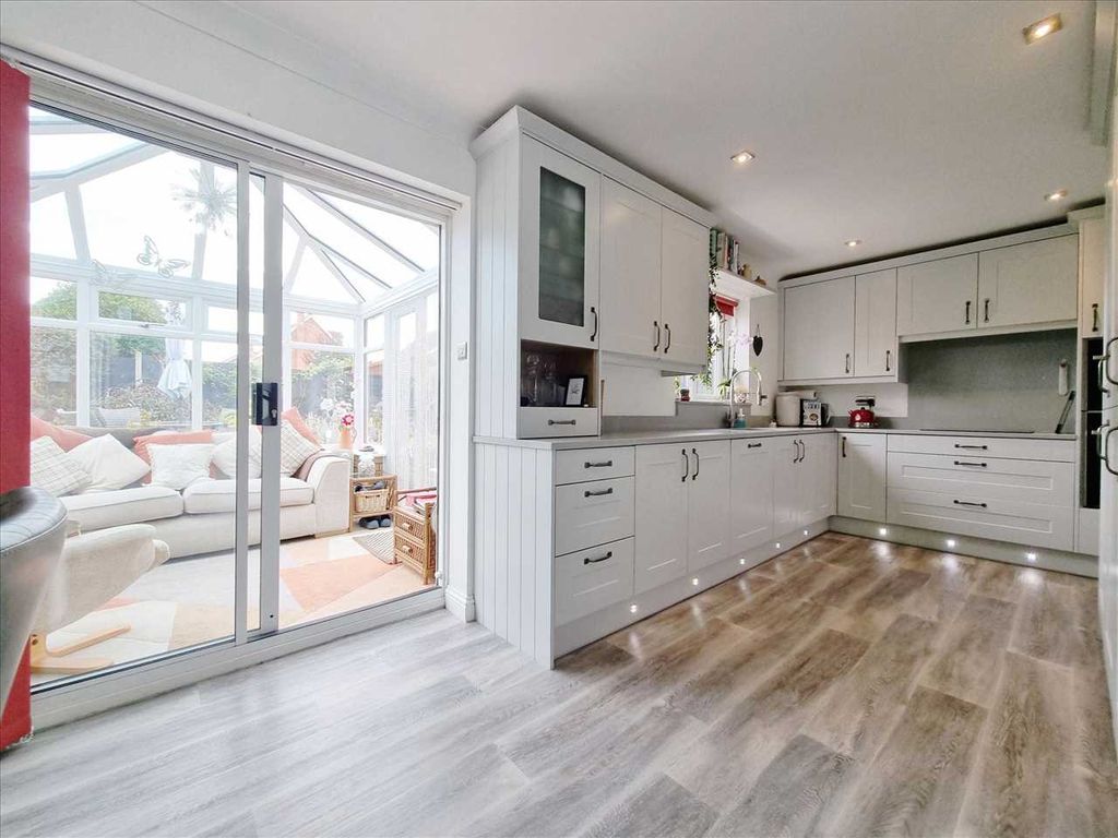 Property photo 3 of 15 Dining Kitchen: