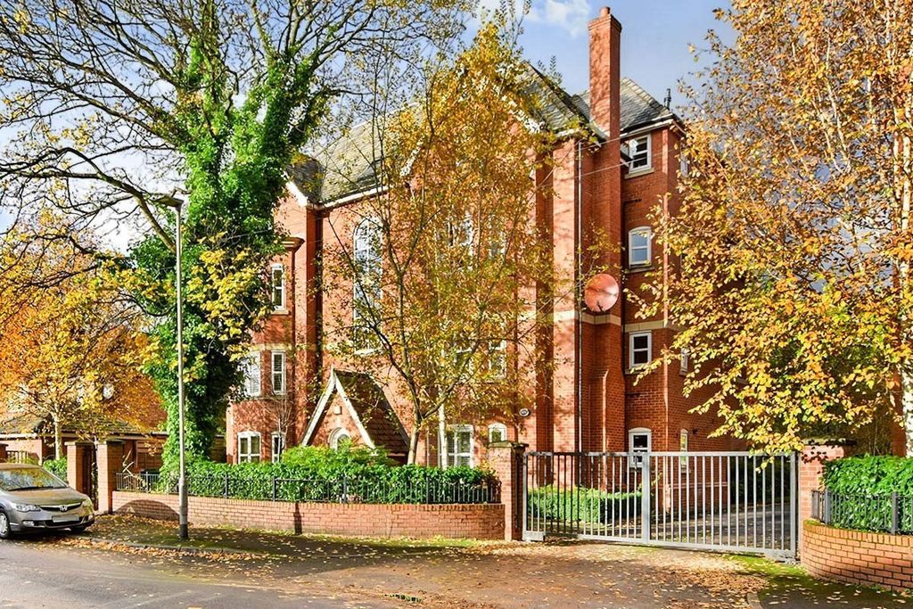 Property photo 1 of 8