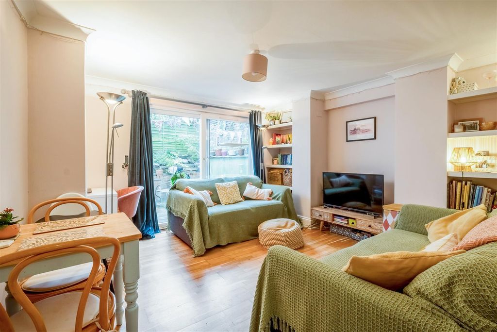 Property photo 2 of 16 F2, 49 Norton Road -4.Jpg