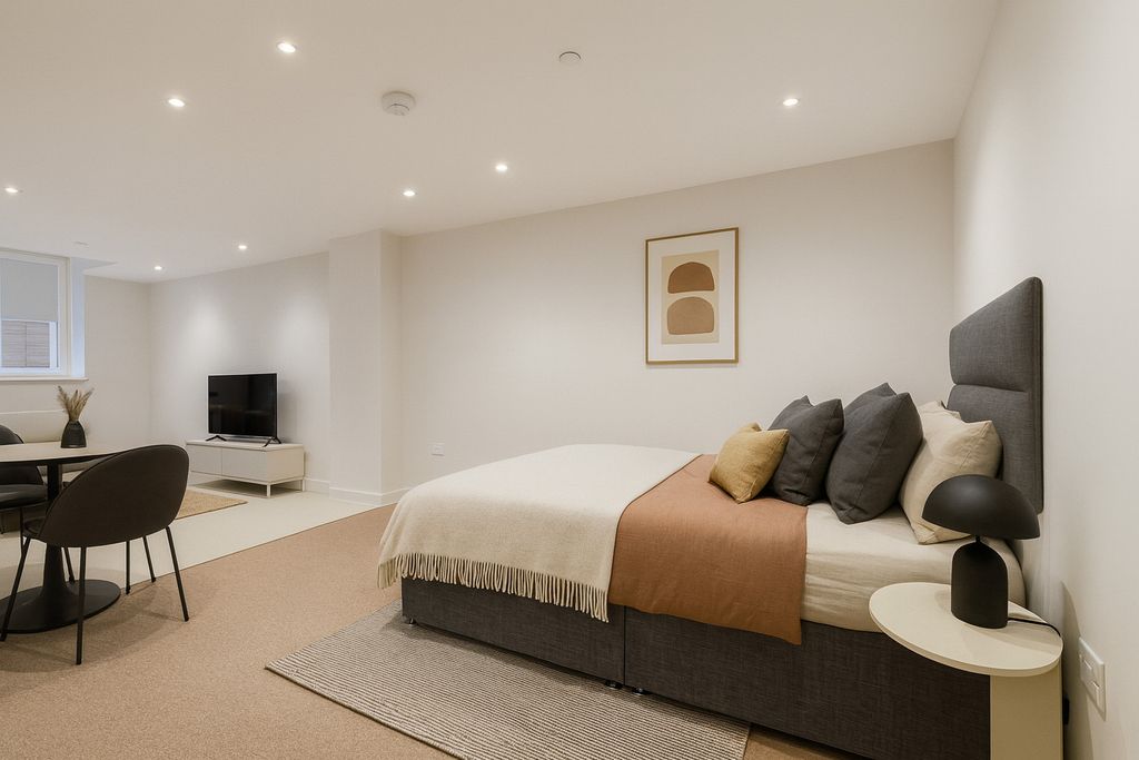 Property photo 2 of 18 1