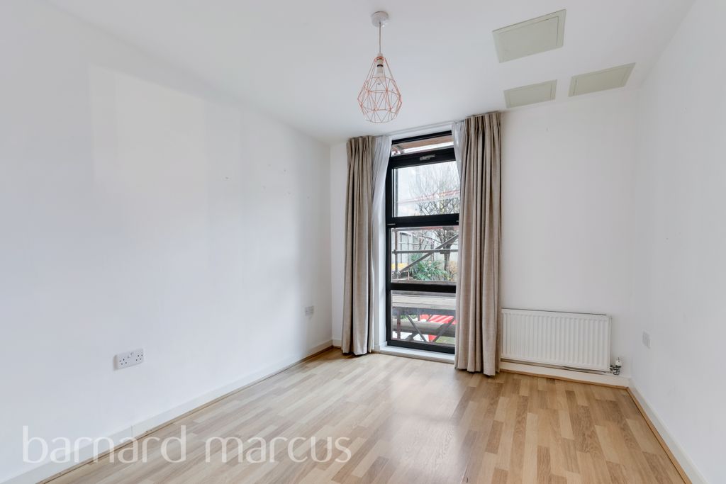 Property photo 3 of 9 Bedroom