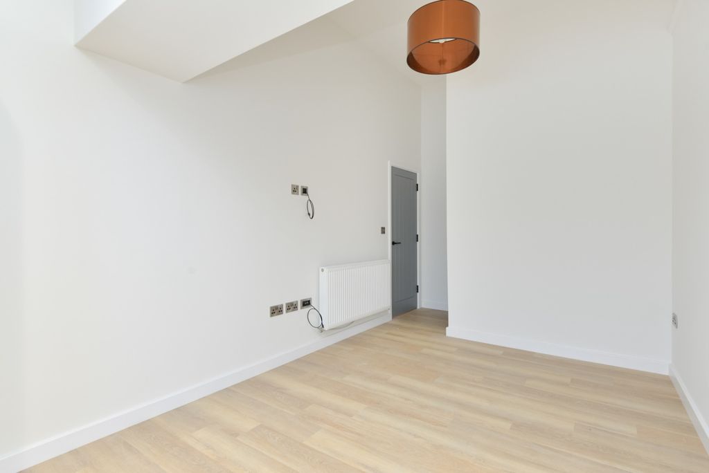 Property photo 3 of 7 3422935