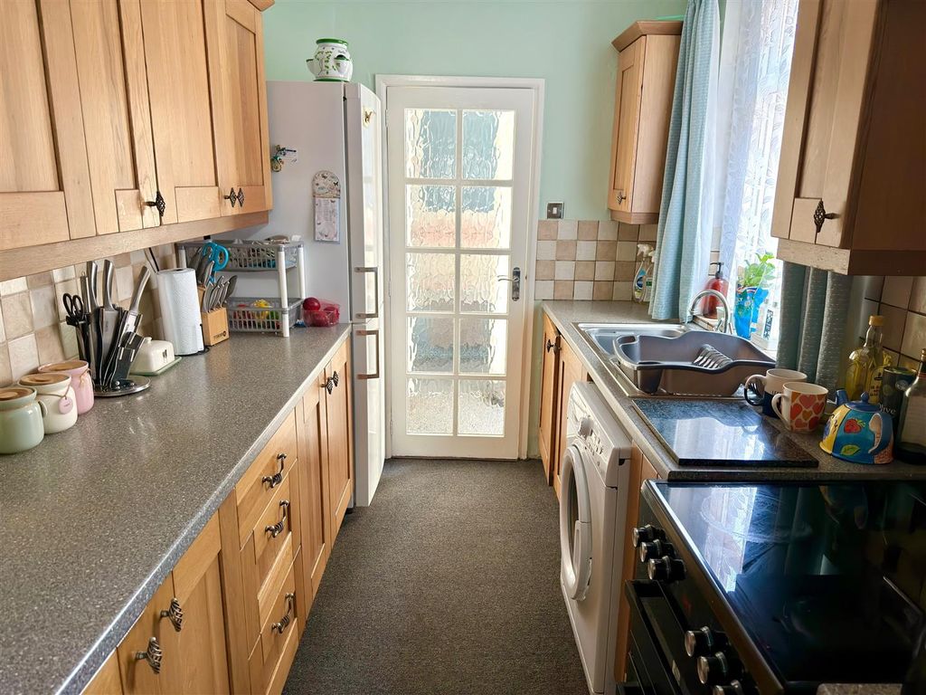 Property photo 3 of 10 Kitchen Area.Jpg