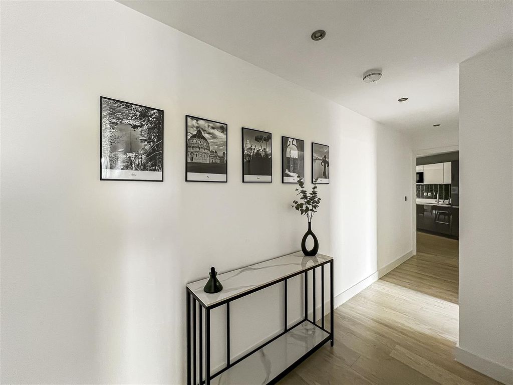 Property photo 3 of 23 16_52795.Jpg