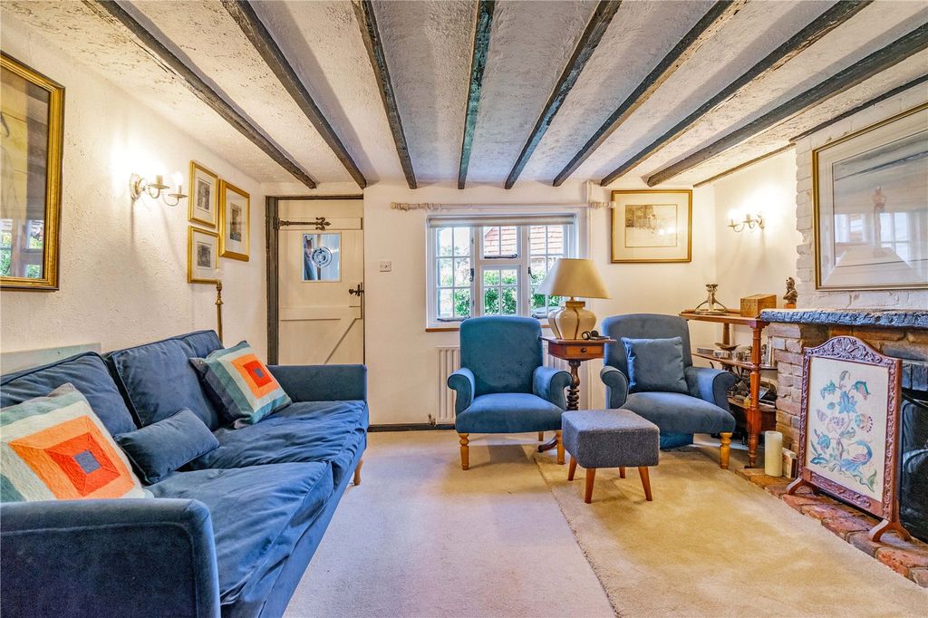 Property photo 2 of 14 Sitting Room