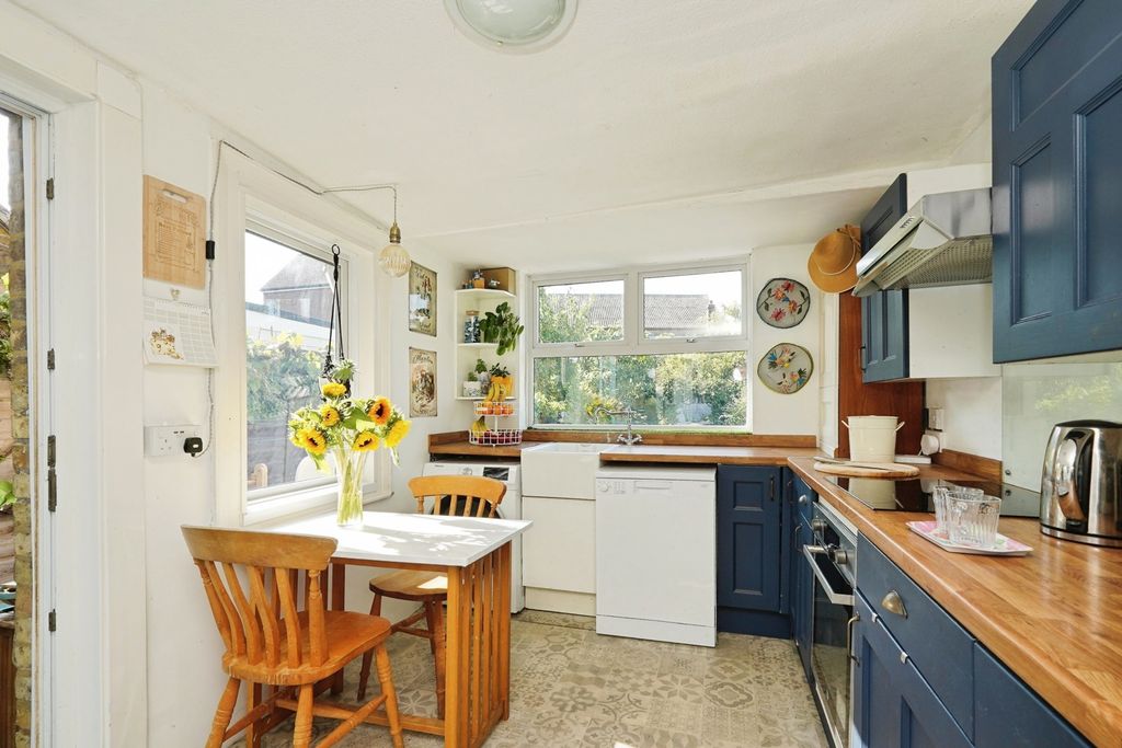 Property photo 3 of 17 Pbox-Img.Jpg