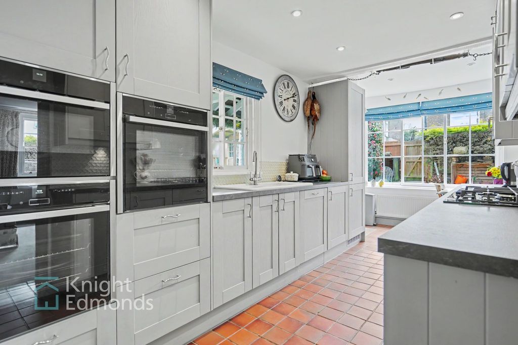 Property photo 1 of 26 Kitchen