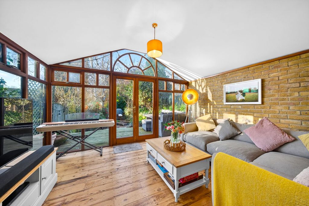 Property photo 1 of 17