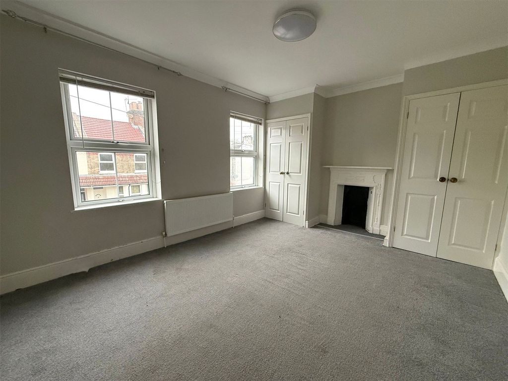 Property photo 2 of 5 Picture No. 24