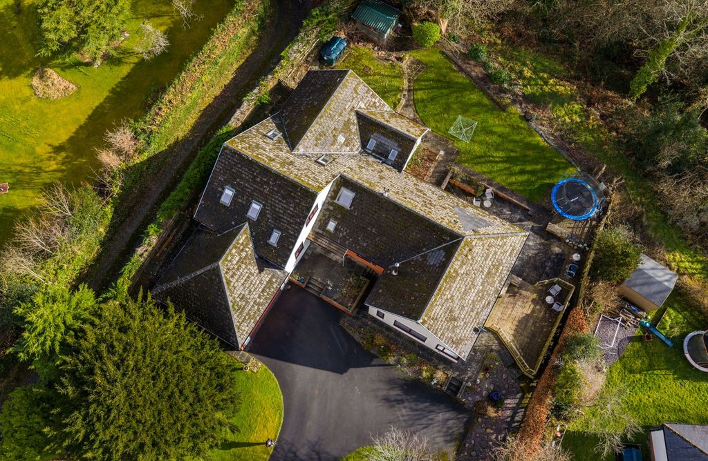 Property photo 2 of 42