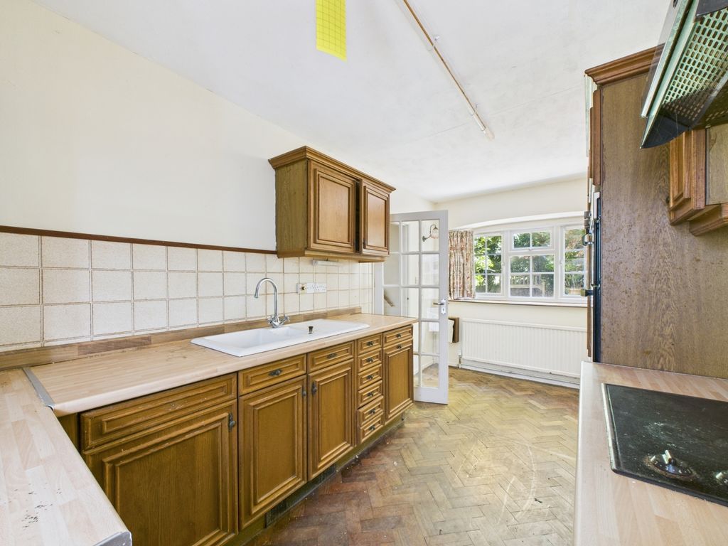 Property photo 2 of 12 Cam02313G0-Pr0095-Still015