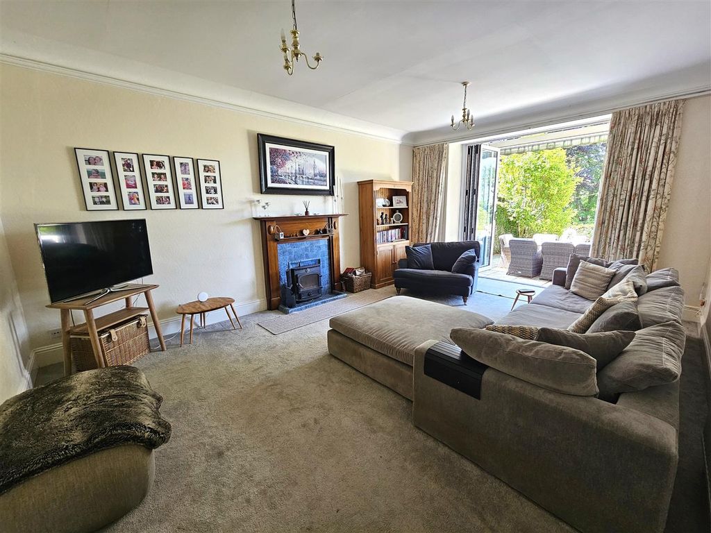 Property photo 2 of 42 Sitting Room.Jpg