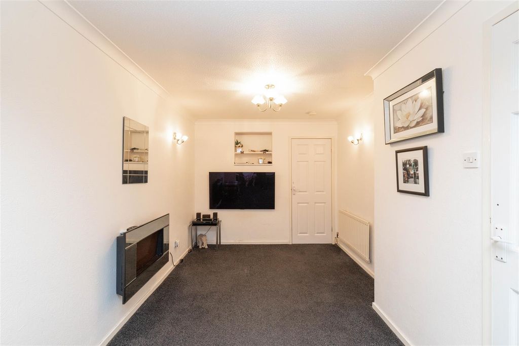 Property photo 2 of 10 Dining Area
