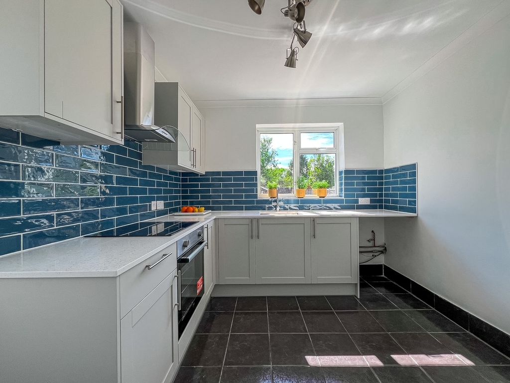 Property photo 3 of 41