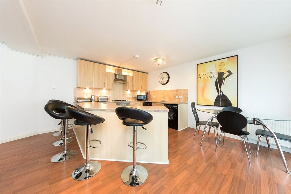 Property photo 3 of 13 Picture No. 10