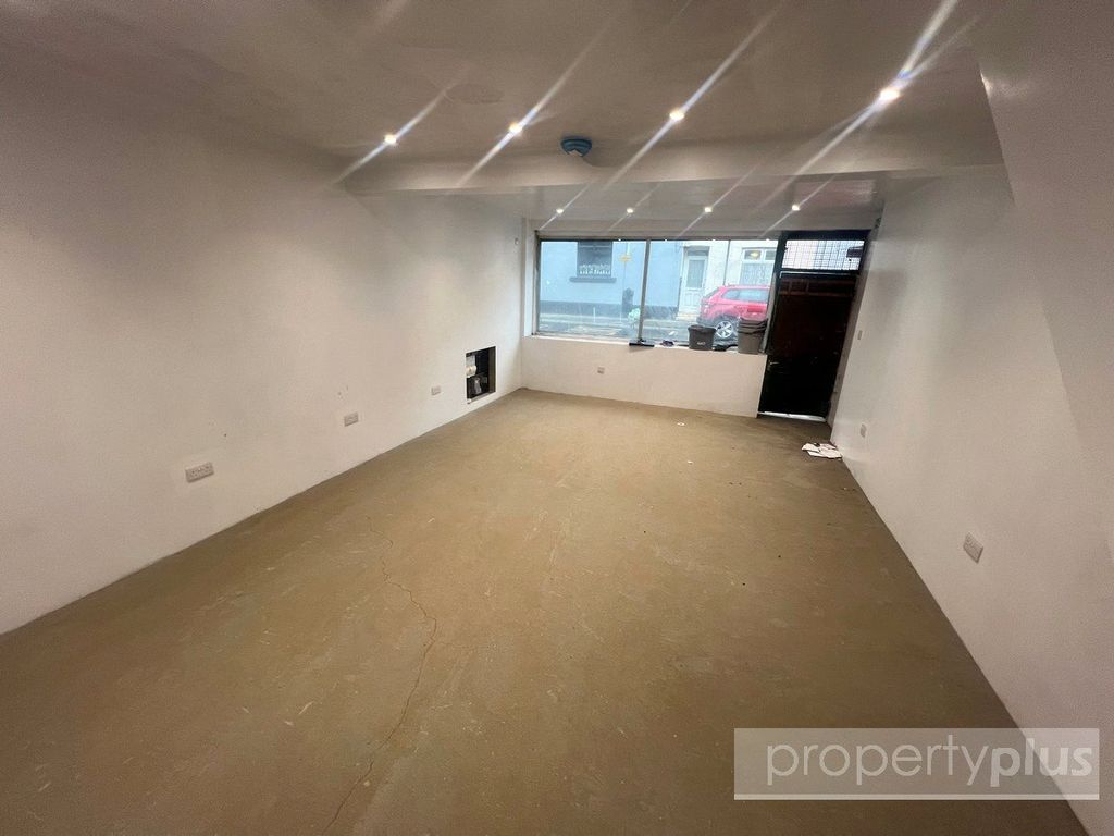 Property photo 3 of 16 Picture No. 02