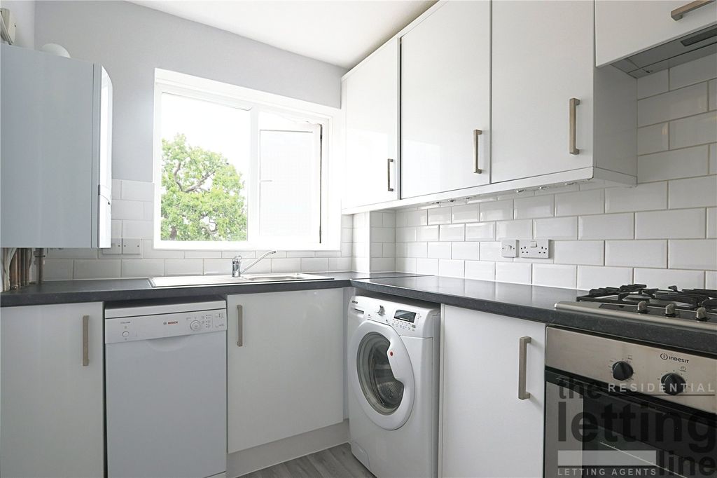 Property photo 2 of 8 Picture No. 10