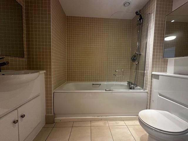 Property photo 3 of 8 Bathroom.Jpg
