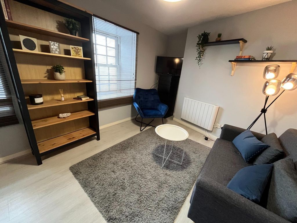 Property photo 3 of 9