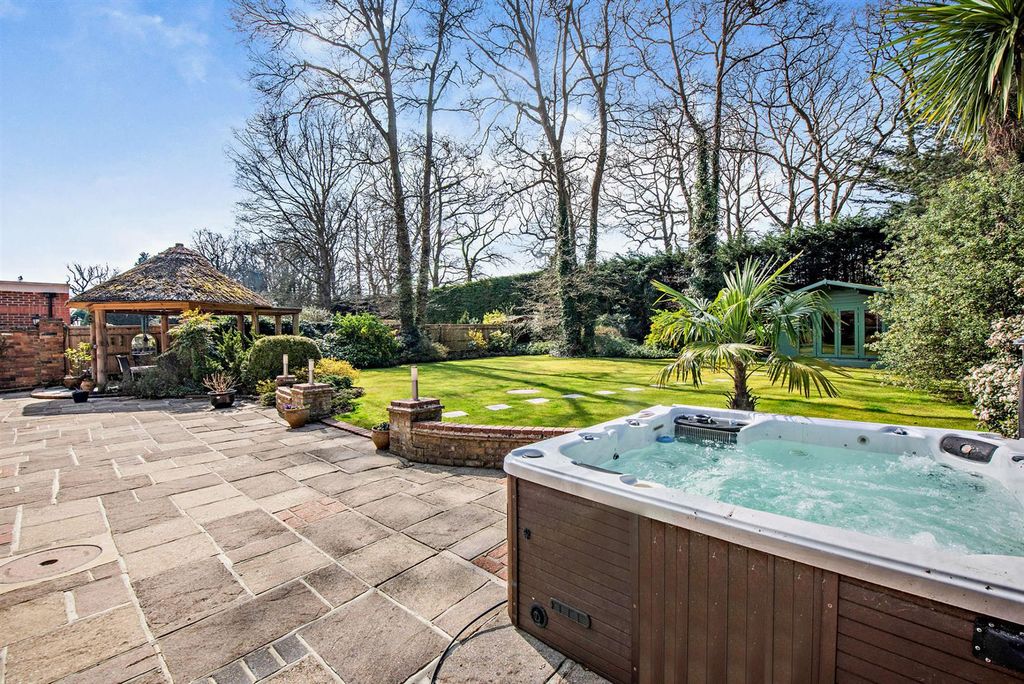 Property photo 2 of 24