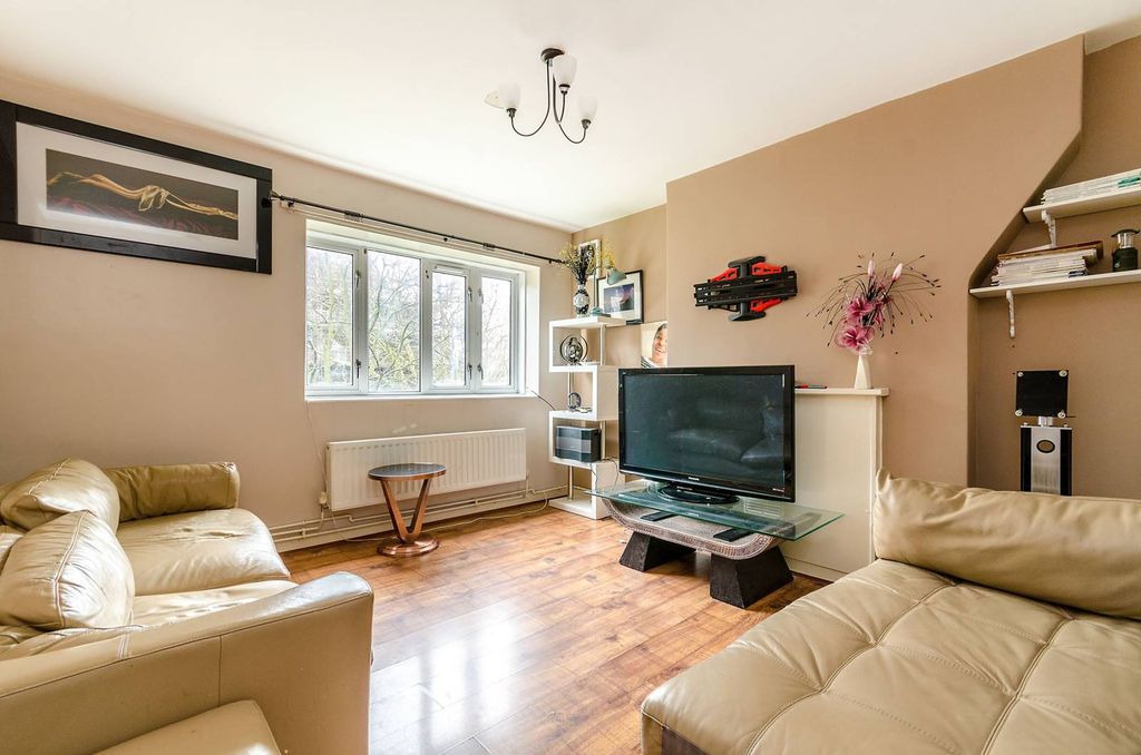 Property photo 2 of 5
