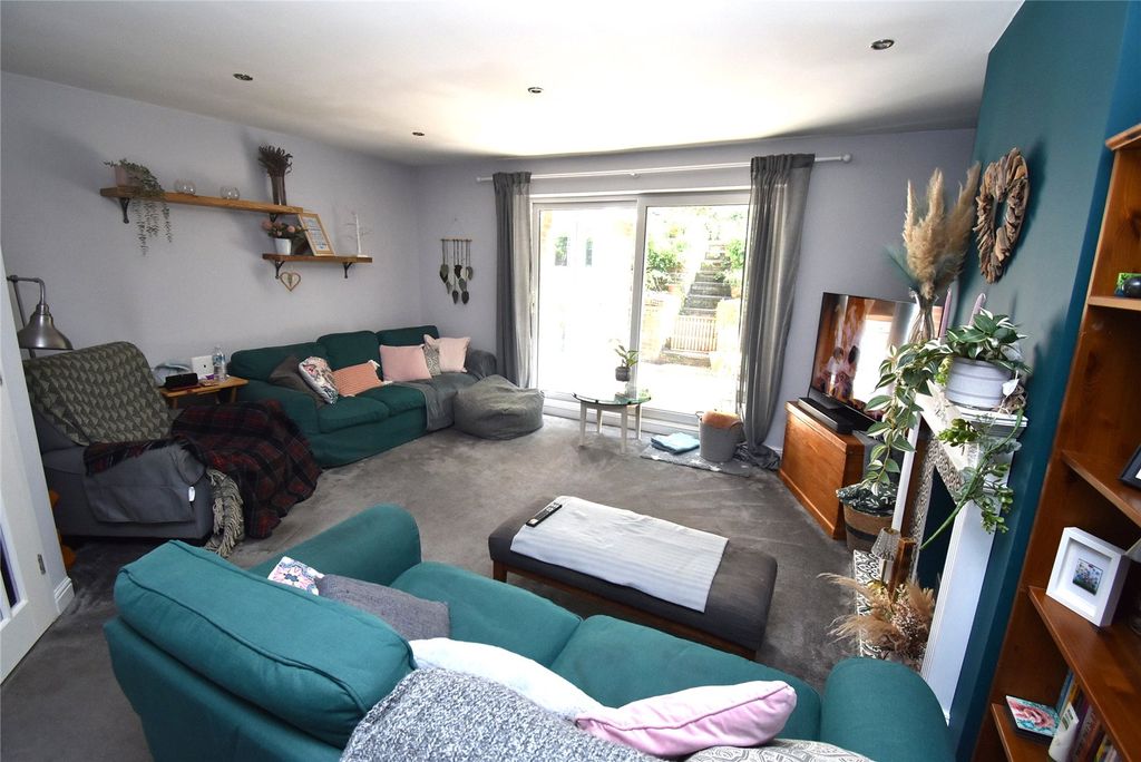 Additional image 15 of 5 bed detached house for saleWest Hill, Dunstable, Bedfordshire LU6