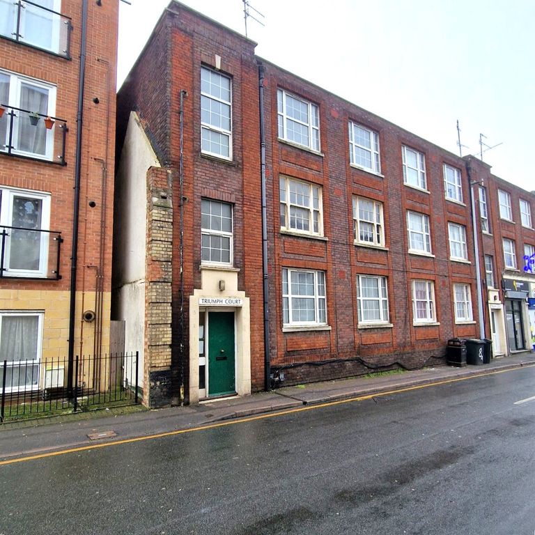 Property photo 1 of 20 Two Bedroom Top Floor Flat Available To Rent Located On Triumph Court, Union Street In Luton
