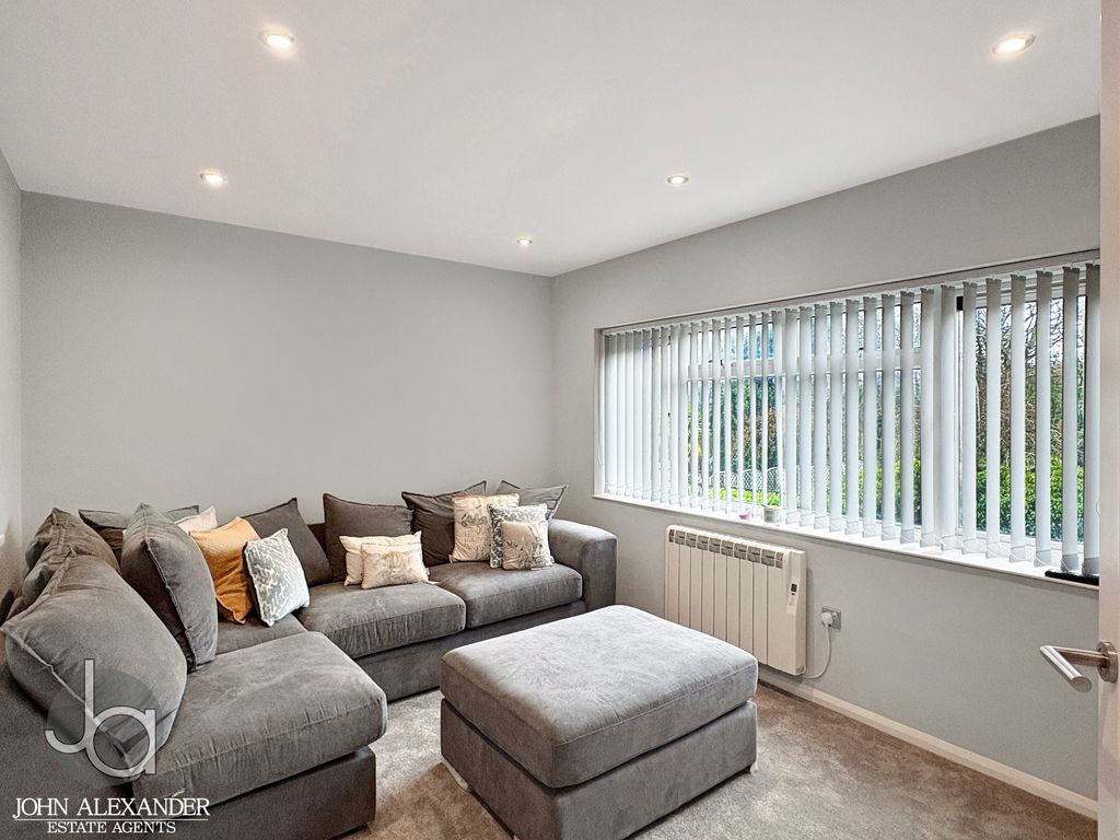 Property photo 3 of 11 20260310_131309792_0.5