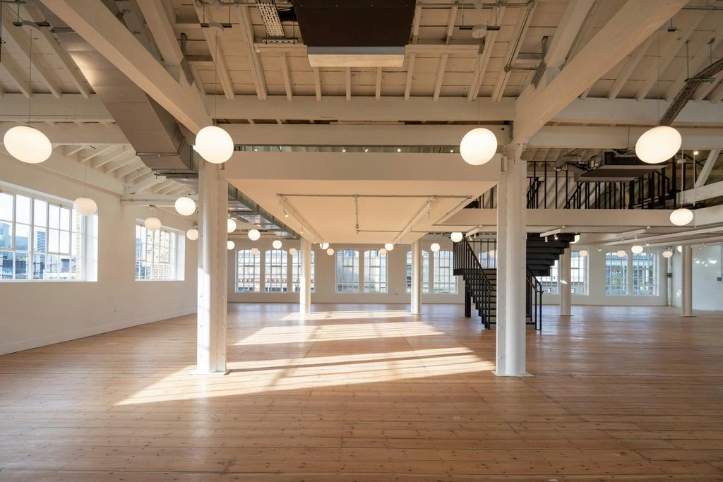 Property photo 3 of 20 4th Floor