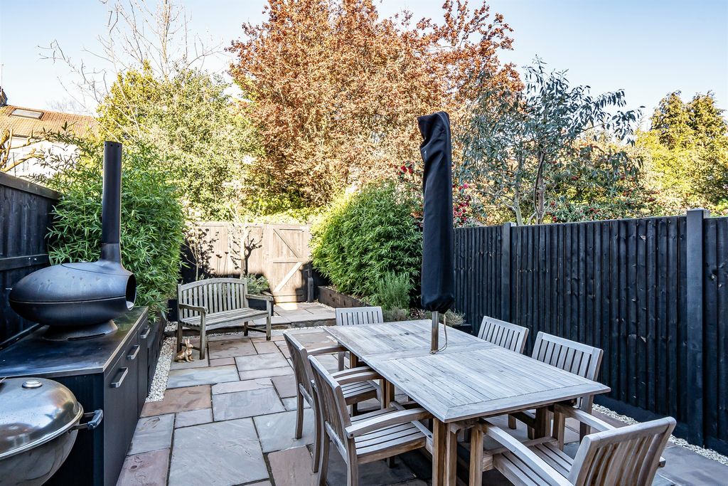 Property photo 2 of 13