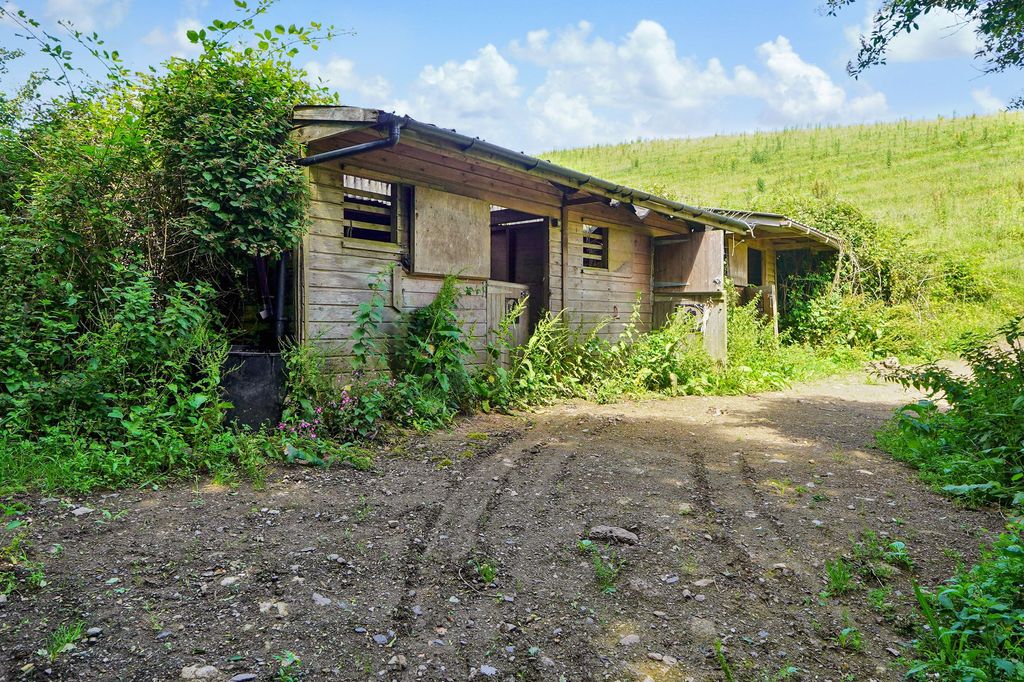 Property photo 2 of 3