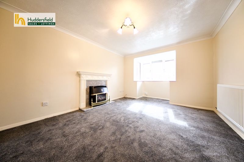 Property photo 2 of 18 Livingroom1