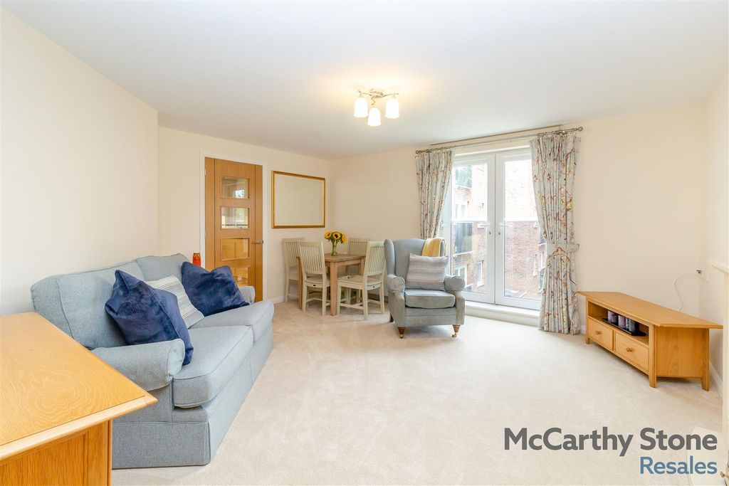 Property photo 3 of 21 8658957-Interior01.Jpg