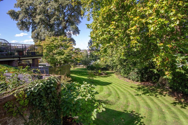 Property photo 2 of 34 Rear Garden