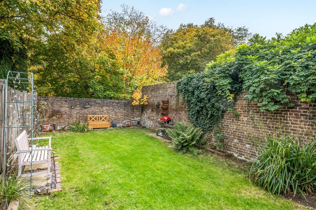 Property photo 3 of 18