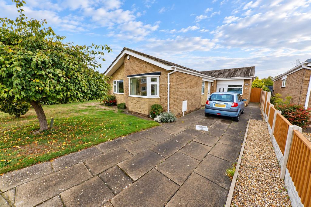 Property photo 1 of 21 Front
