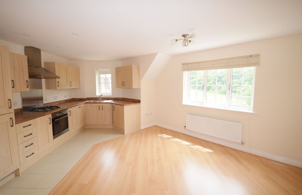 Property photo 2 of 8 Kitchen / Living