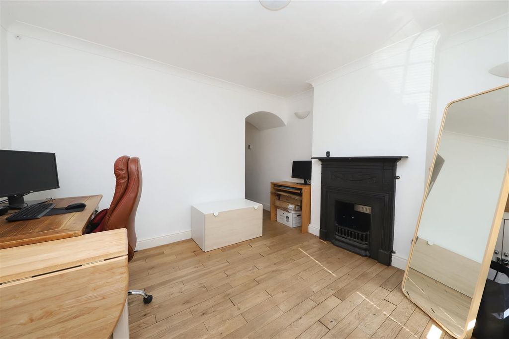 Property photo 3 of 12