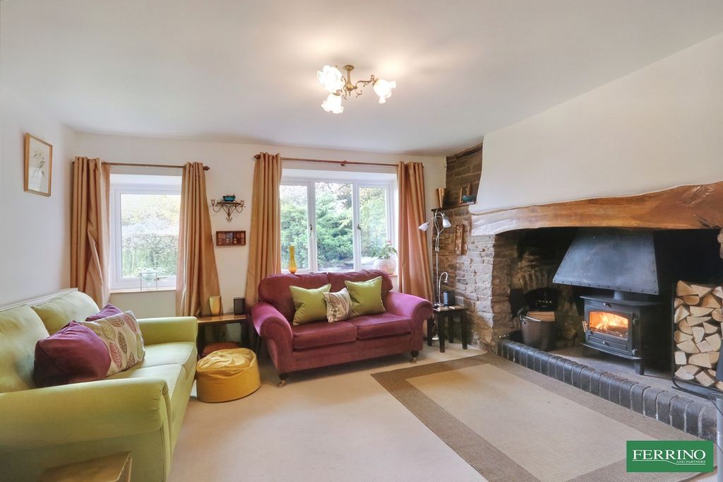 Property photo 3 of 32 Sitting Room