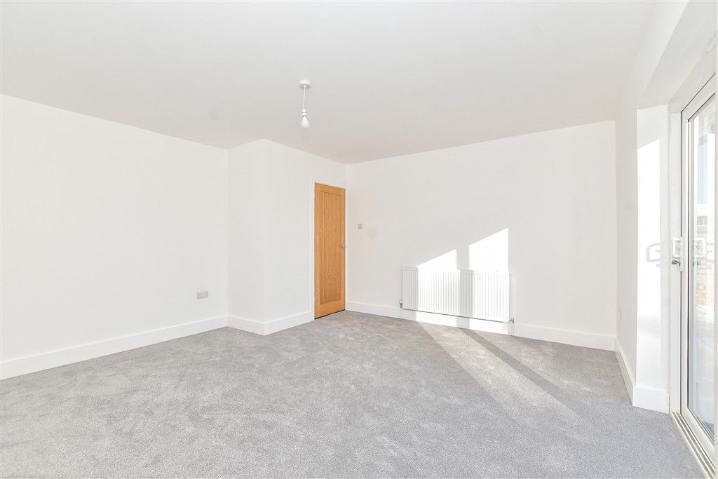 Property photo 1 of 11 Lounge