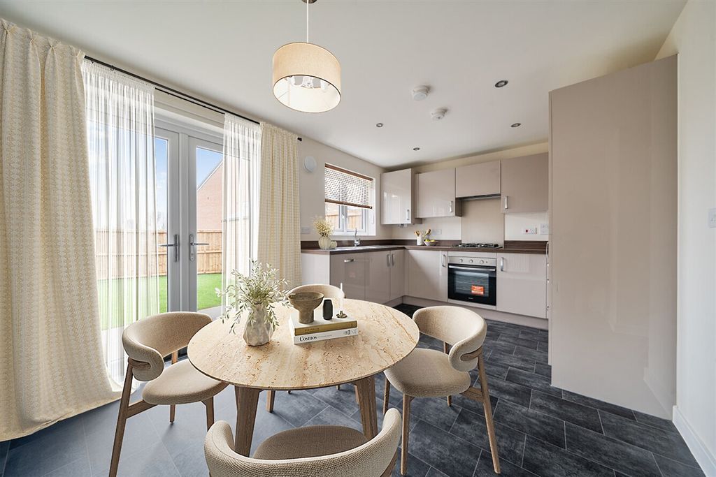 Property photo 2 of 10 Kitchen