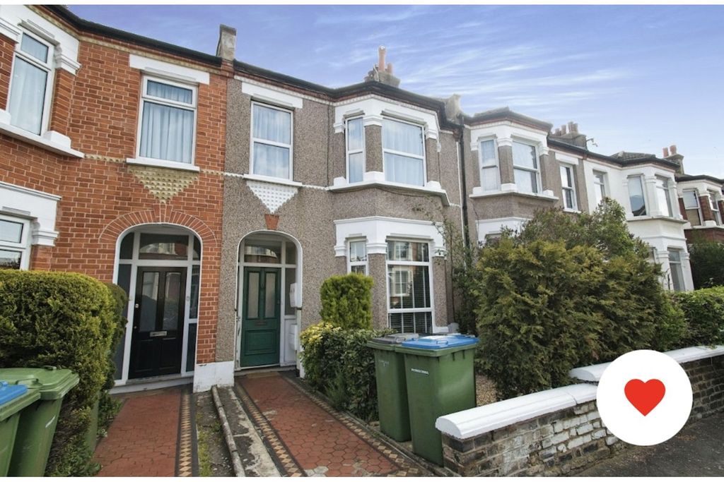 Property photo 1 of 19 Front View