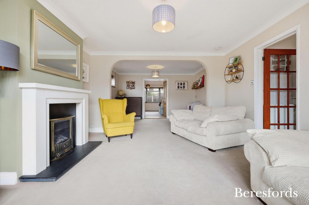 Property photo 3 of 32 Picture 3