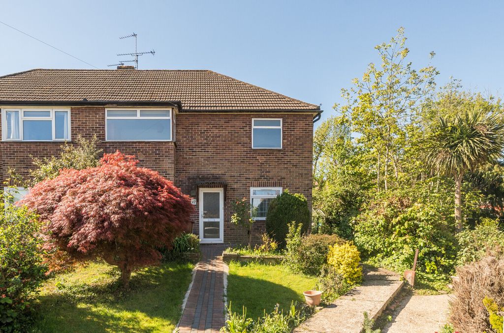 Property photo 1 of 8