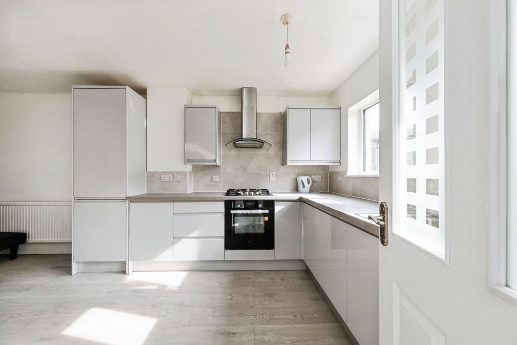 Property photo 2 of 22 Pbox-Img.Jpg