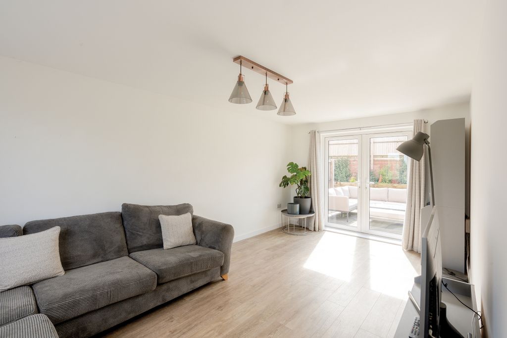 Property photo 2 of 24 2