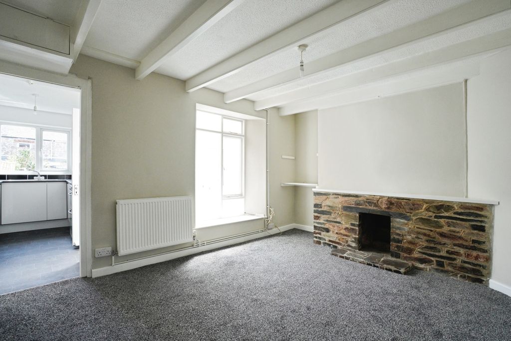 Property photo 3 of 17 Photo