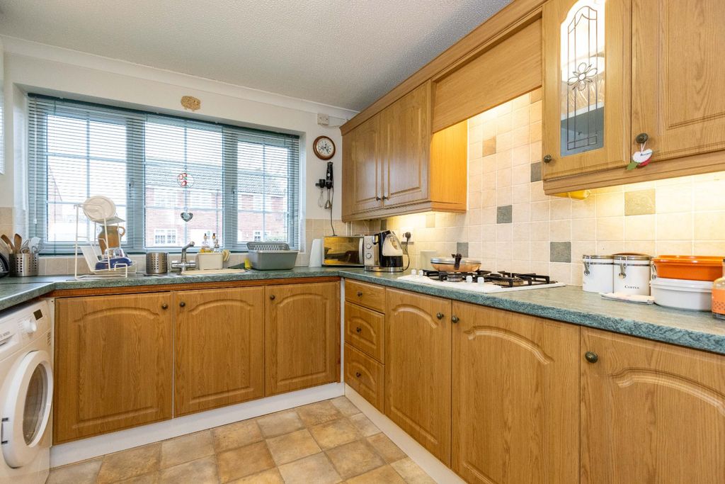 Property photo 2 of 14 Kitchen
