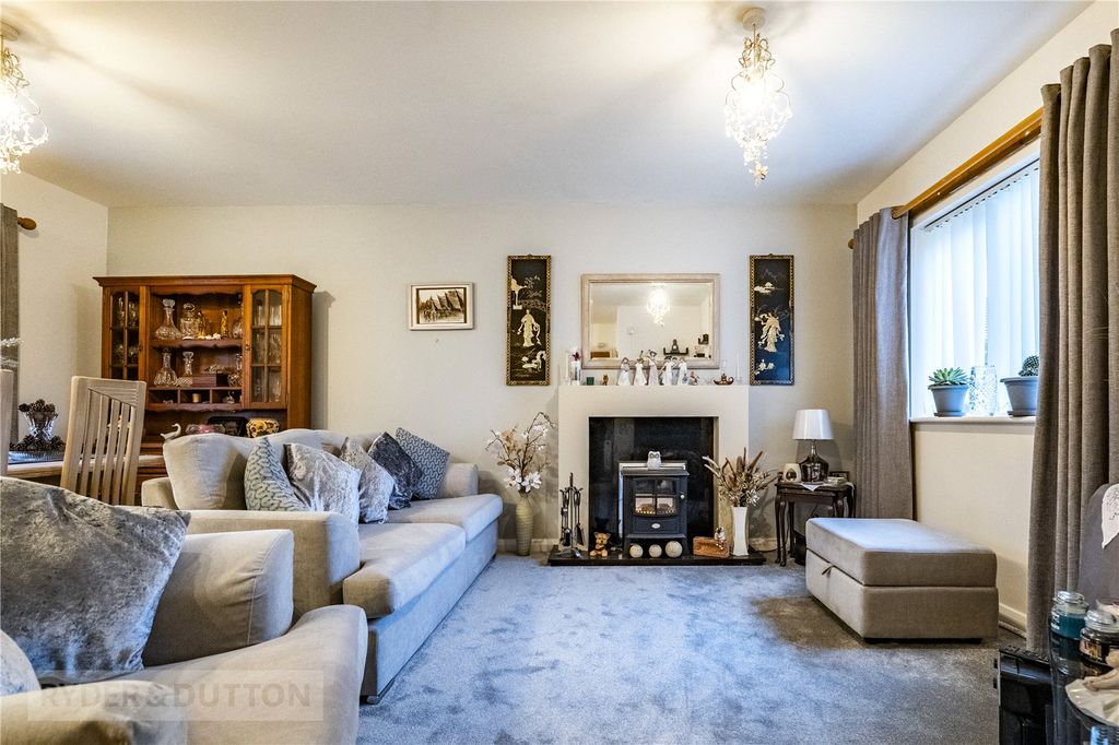 Property photo 2 of 14 Lounge